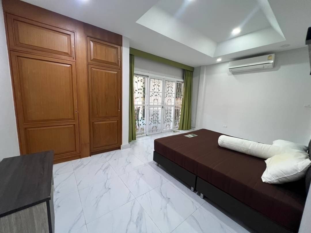 4 Bed 5 Bath Pool Villa In East Pattaya photo 21