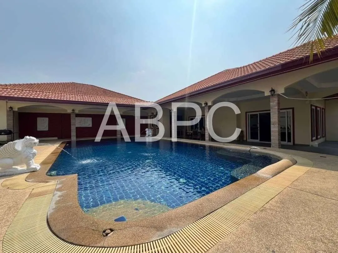 4 Bed 5 Bath Pool Villa In East Pattaya