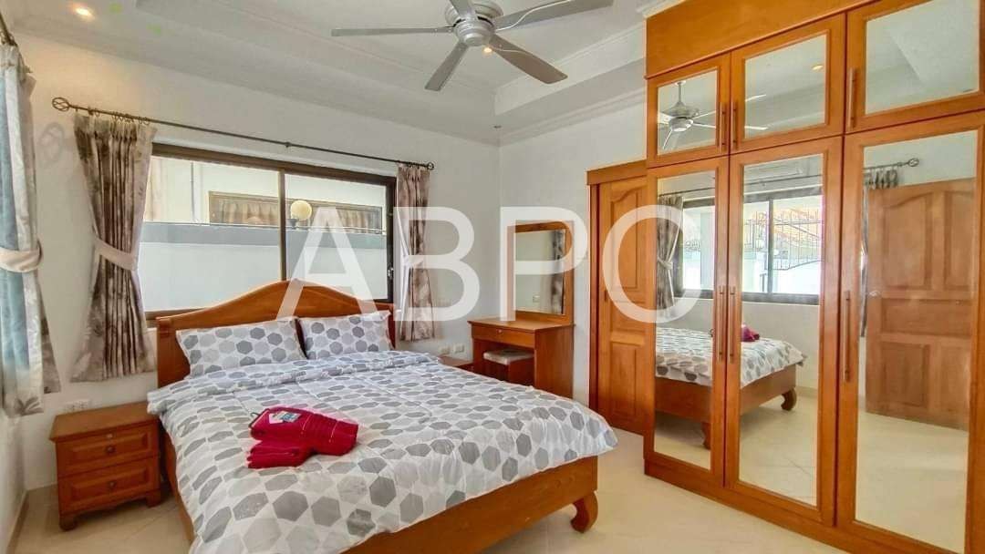 3 Bed 4 Bath Pool Villa In Jomtien photo 15