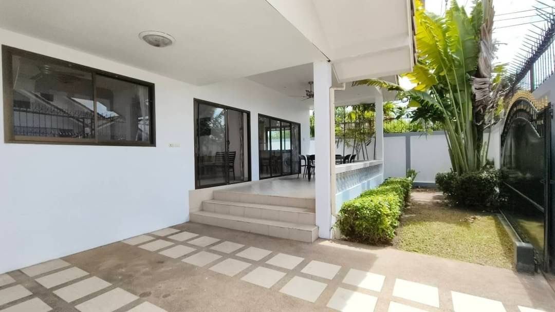 3 Bed 4 Bath Pool Villa In Jomtien photo 22