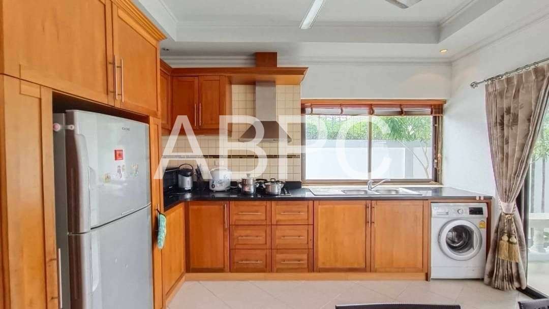 3 Bed 4 Bath Pool Villa In Jomtien photo 11
