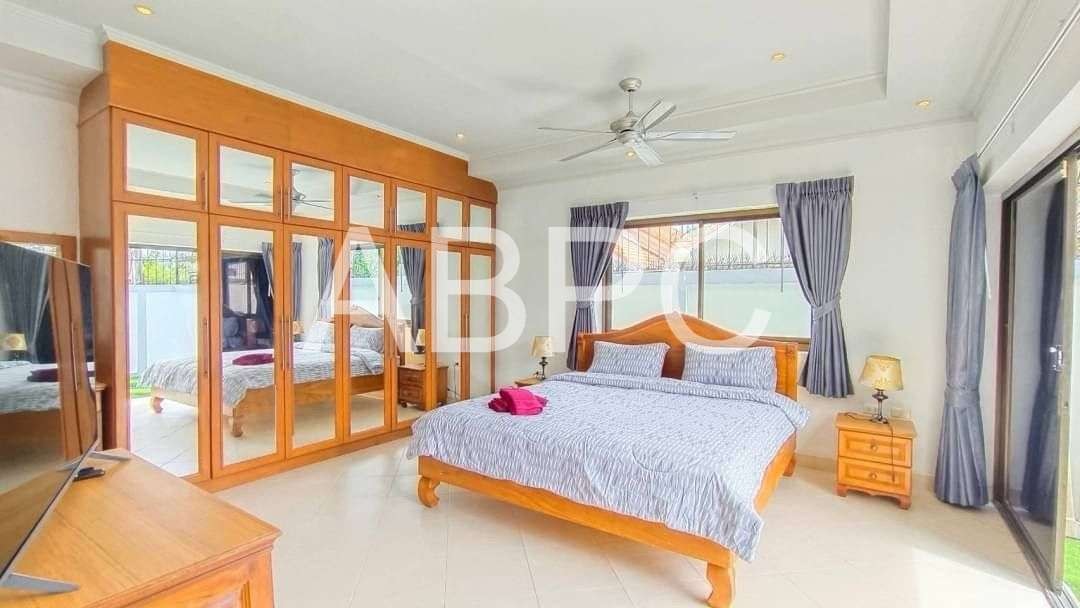 3 Bed 4 Bath Pool Villa In Jomtien photo 16
