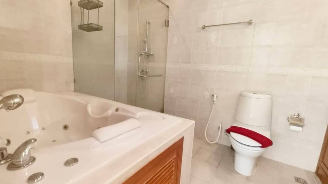 3 Bed 4 Bath Pool Villa In Jomtien photo 26