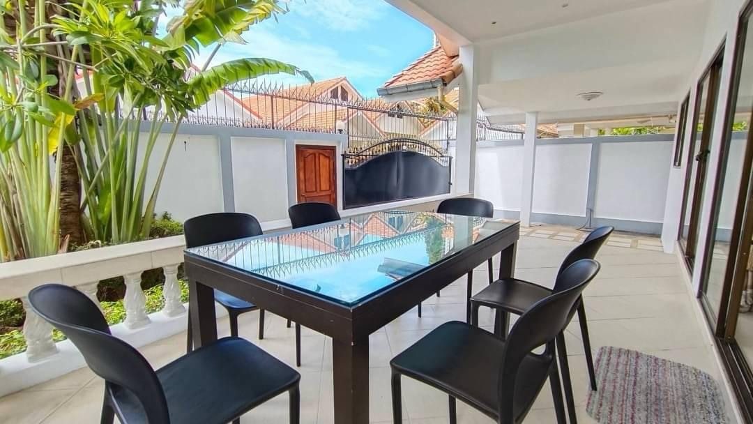 3 Bed 4 Bath Pool Villa In Jomtien photo 19