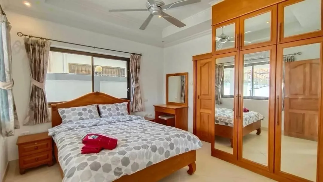 3 Bed 4 Bath Pool Villa In Jomtien photo 16