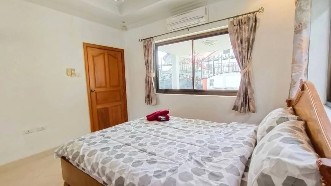 3 Bed 4 Bath Pool Villa In Jomtien photo 27