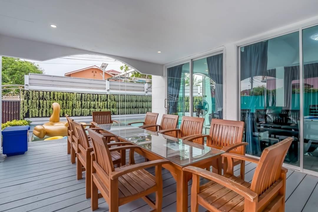 7 Bed 8 Bath Pool Villa In Jomtien photo 19