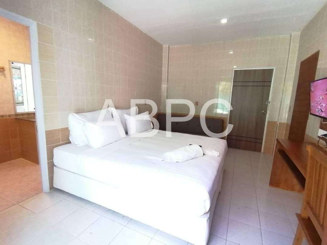 7 Bed 8 Bath Pool Villa In Jomtien photo 9
