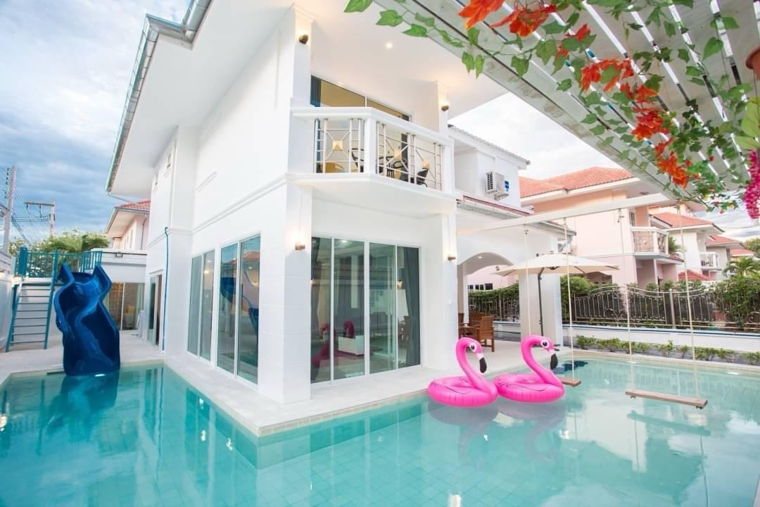 7 Bed 8 Bath Pool Villa In Jomtien photo 18