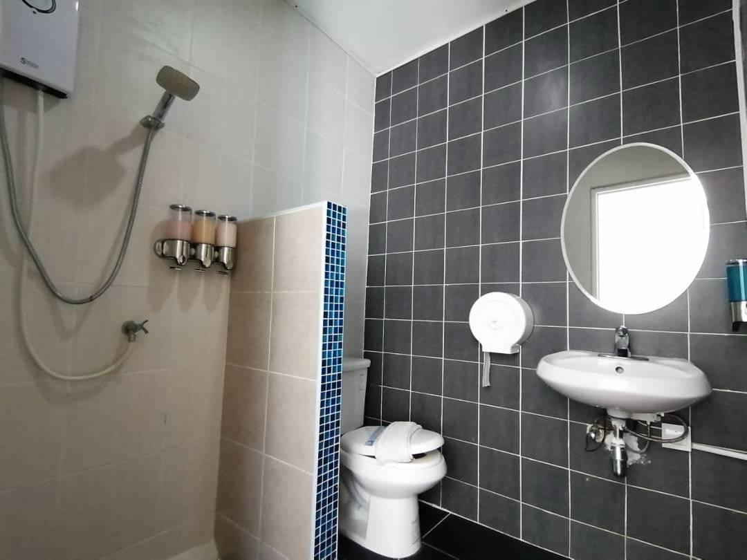 7 Bed 8 Bath Pool Villa In Jomtien photo 27