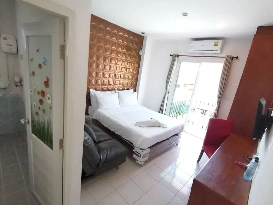 7 Bed 8 Bath Pool Villa In Jomtien photo 29
