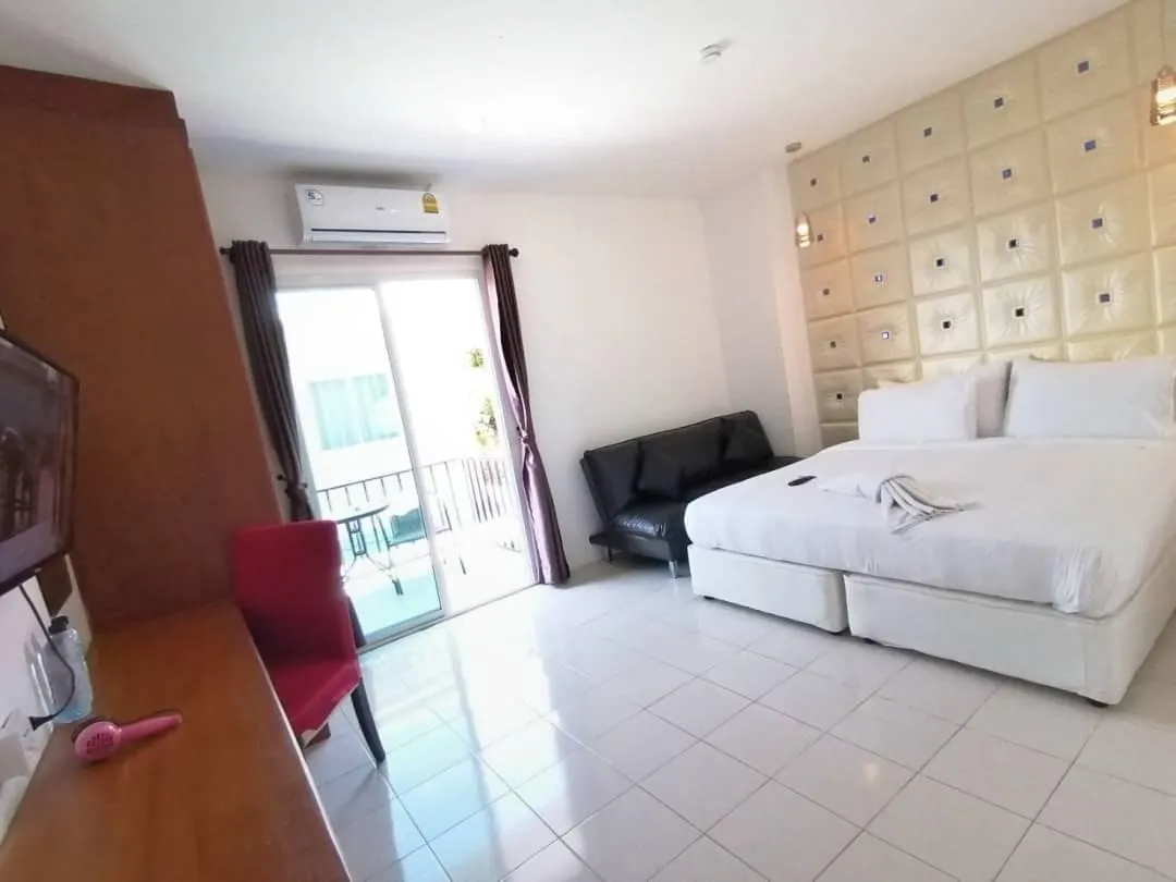 7 Bed 8 Bath Pool Villa In Jomtien photo 30
