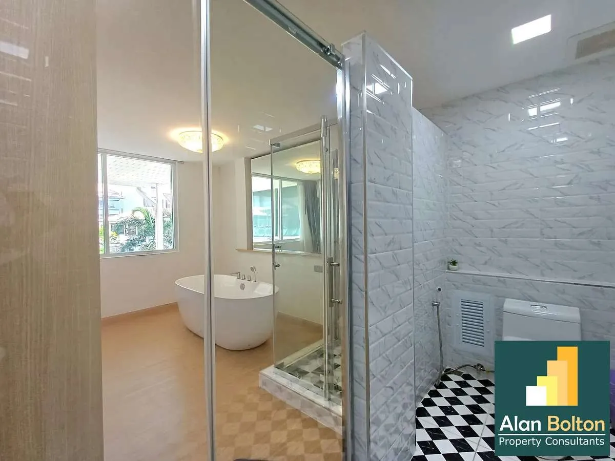 3 Bedroom Villa For Rent In Prahtamnak photo 21