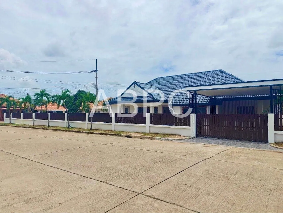Private 4 bedroom Pool Villa for Sale in secure Village photo 2