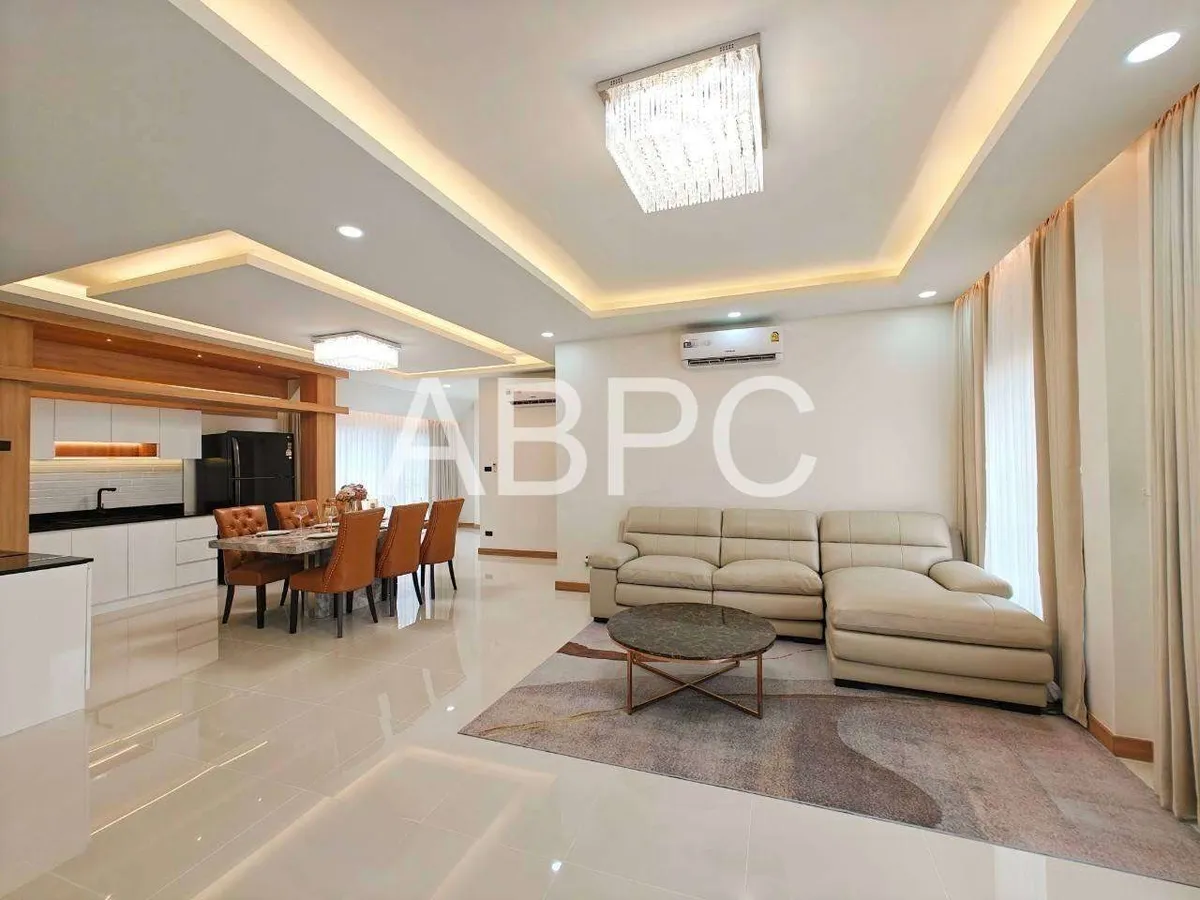 Private 4 bedroom Pool Villa for Sale in secure Village photo 15