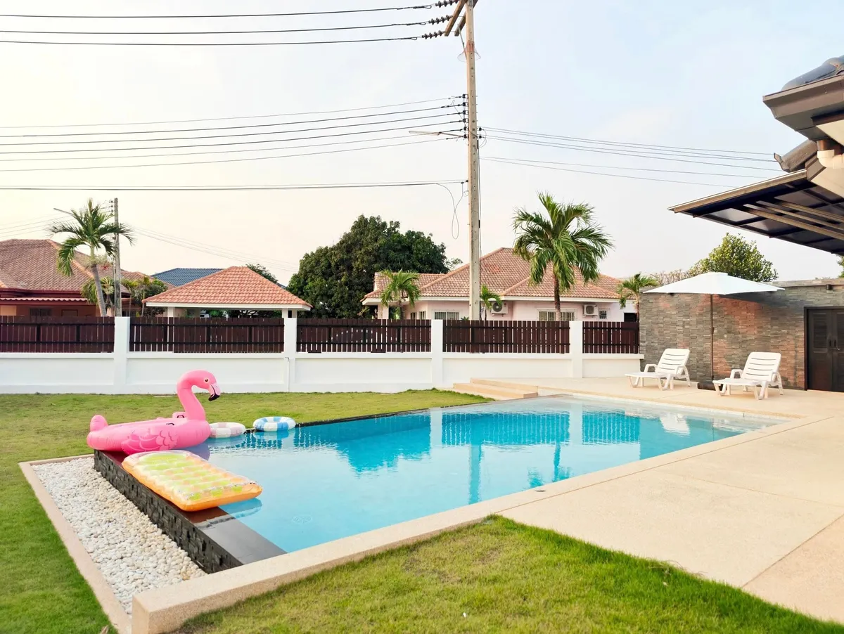 Private 4 bedroom Pool Villa for Sale in secure Village photo 19