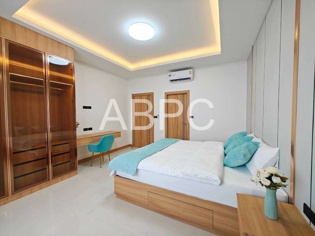 Private 4 bedroom Pool Villa for Sale in secure Village photo 7