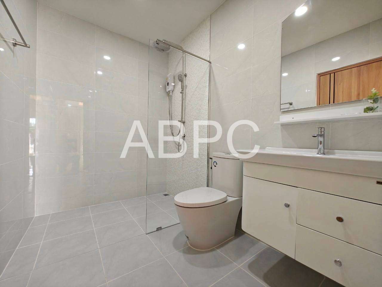 Private 4 bedroom Pool Villa for Sale in secure Village photo 13