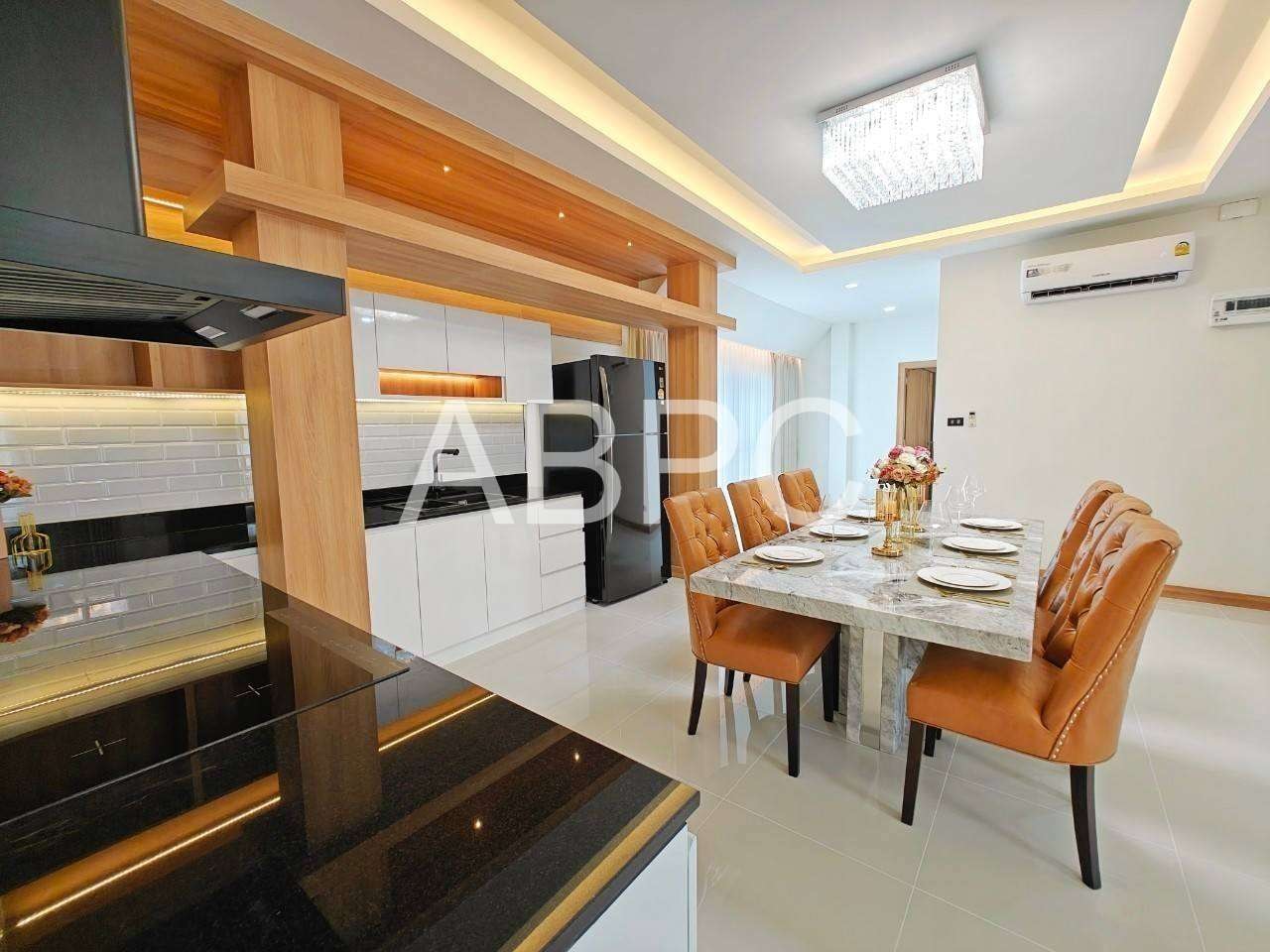 Private 4 bedroom Pool Villa for Sale in secure Village photo 12