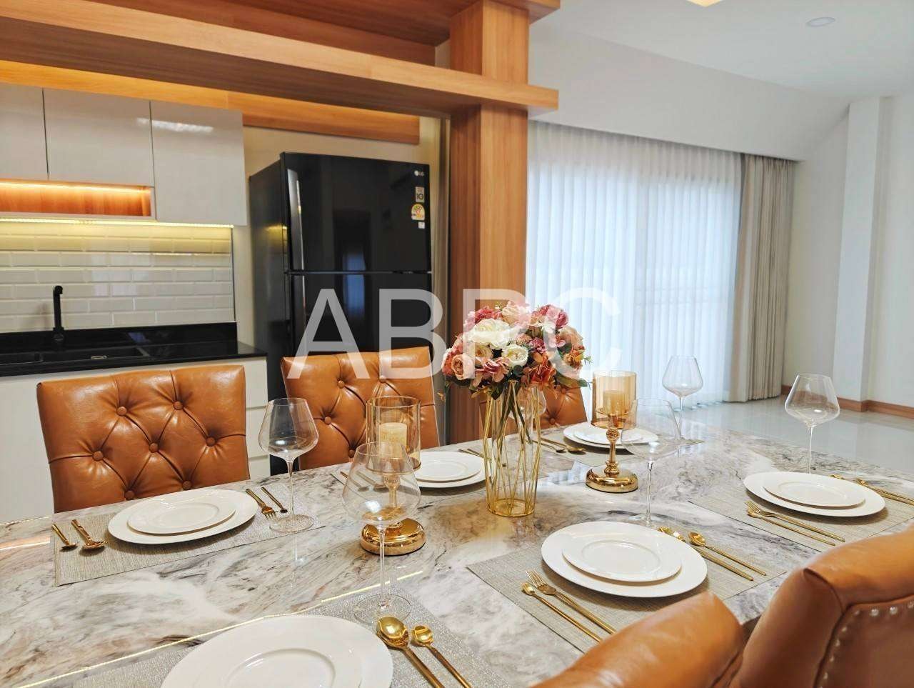 Private 4 bedroom Pool Villa for Sale in secure Village photo 14