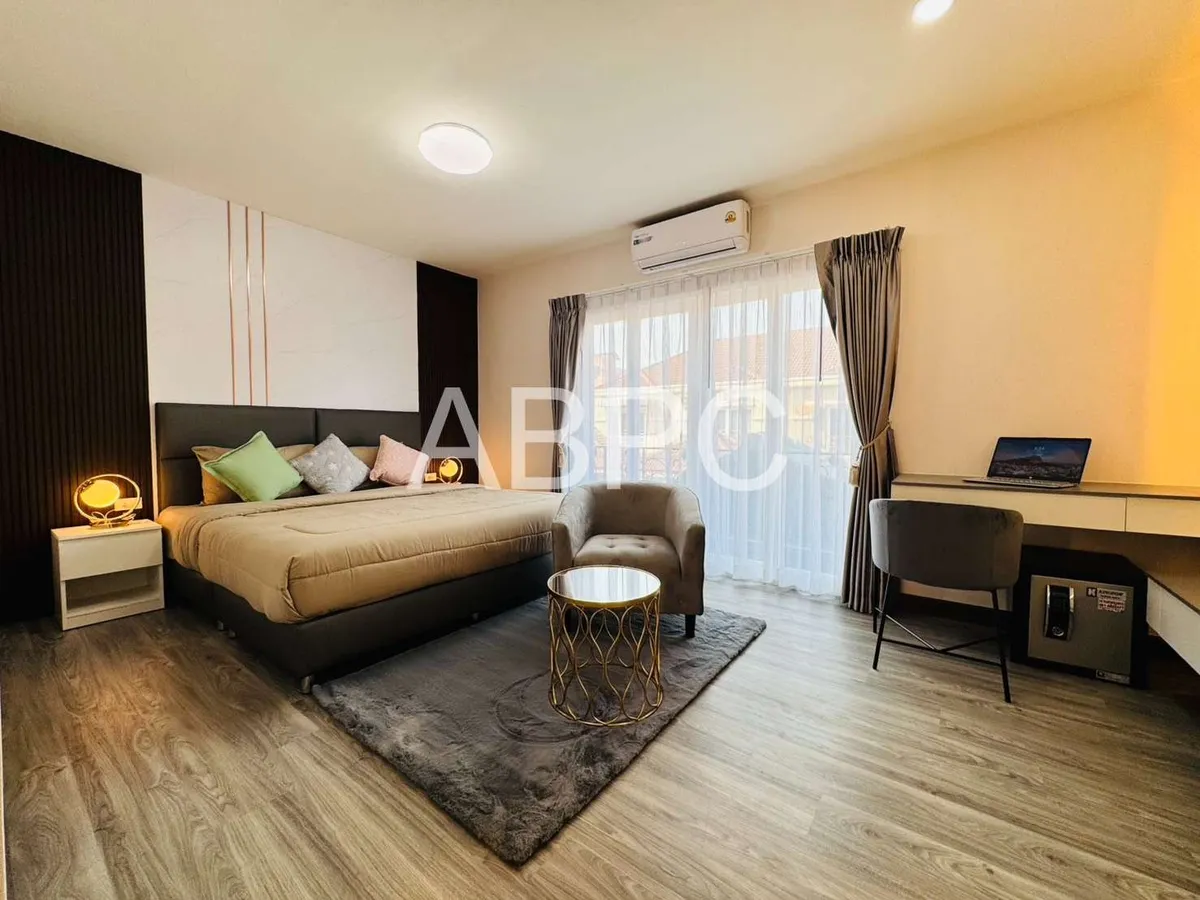 Town home Two - Storey for Sale in South Pattaya photo 10