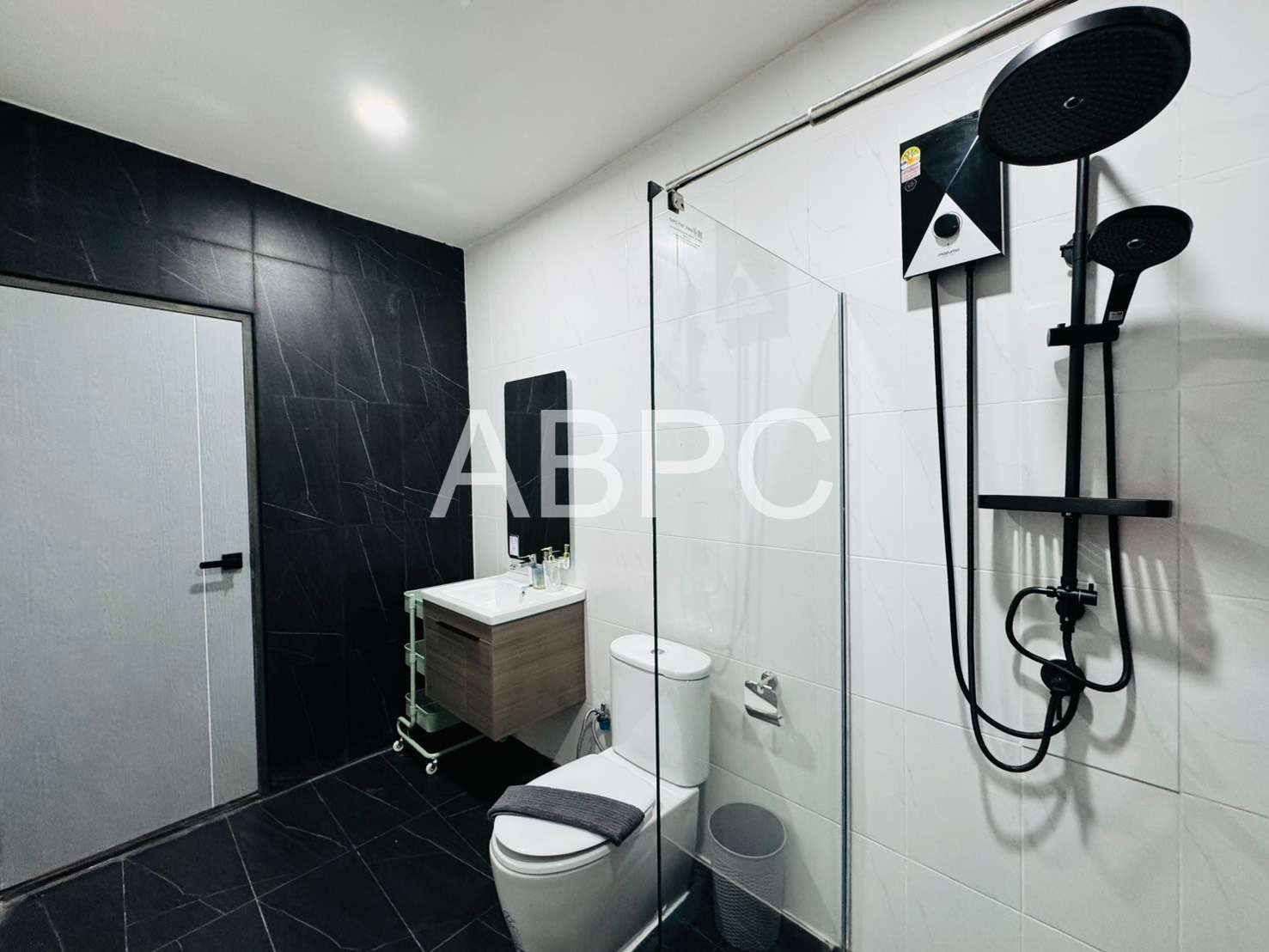 Town home Two - Storey for Sale in South Pattaya photo 3