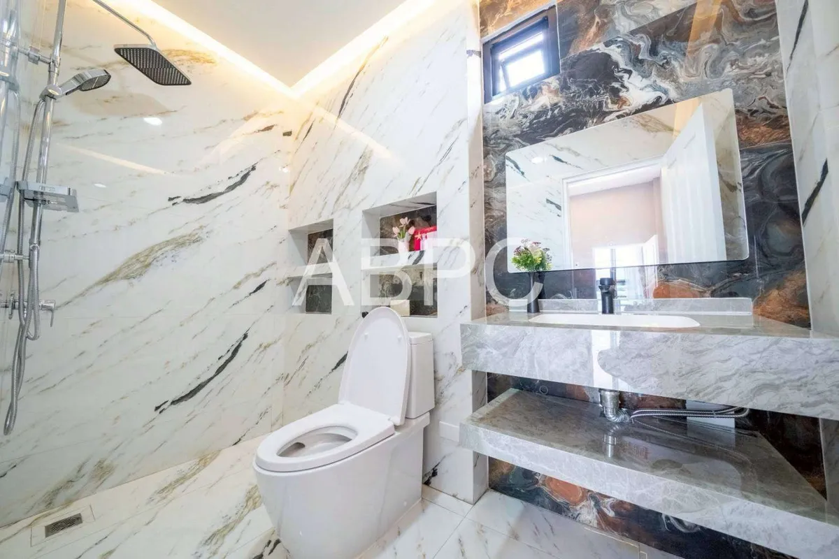 Brand-new 4 bedroom Private Pool House for Sale photo 4