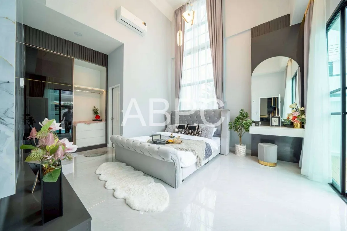 Brand-new 4 bedroom Private Pool House for Sale photo 5