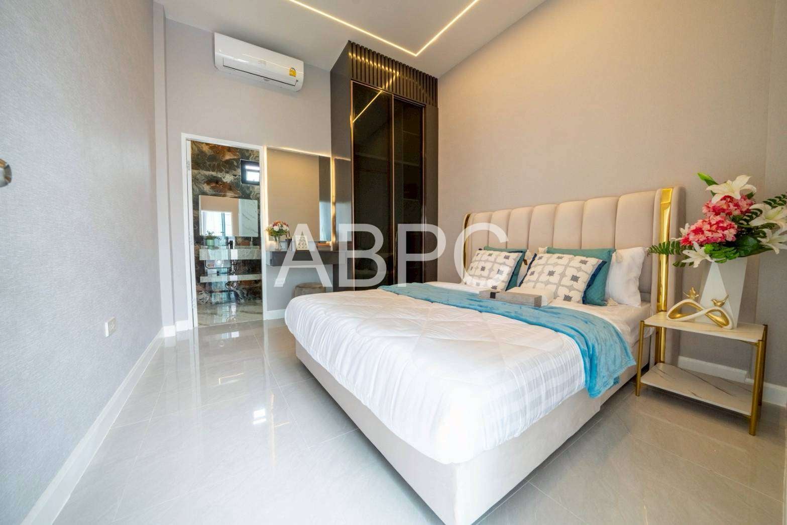 Brand-new 4 bedroom Private Pool House for Sale photo 12