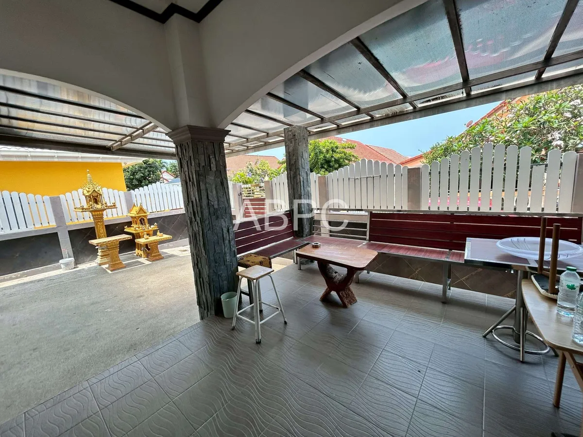 Renovated 3 Bed 3 Bath House At Secure Village In East Pattaya photo 2