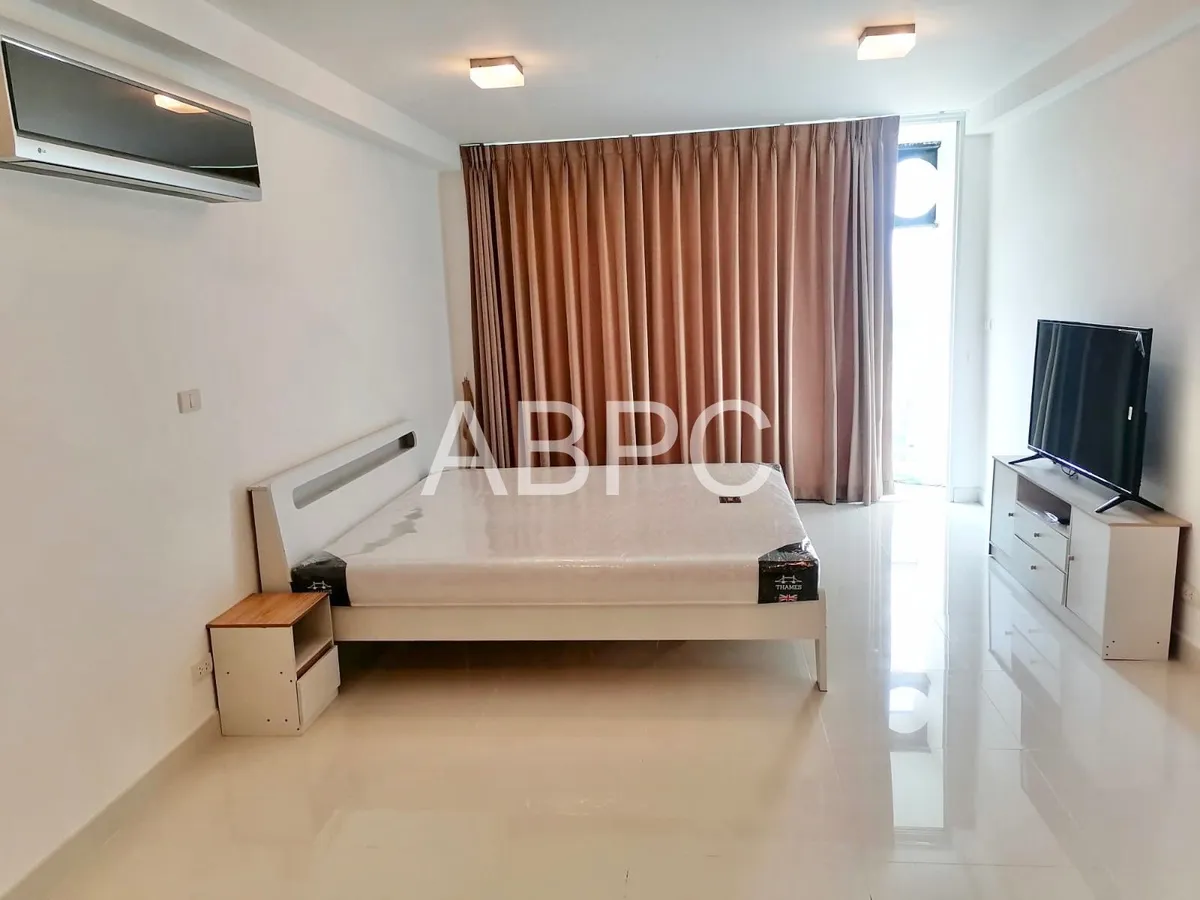 Sunset Ocean View Studio Condo in Pratumnak photo 3