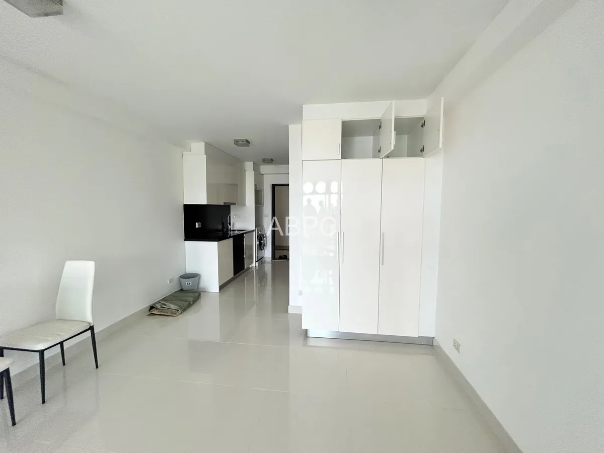 Sunset Ocean View Studio Condo in Pratumnak photo 8