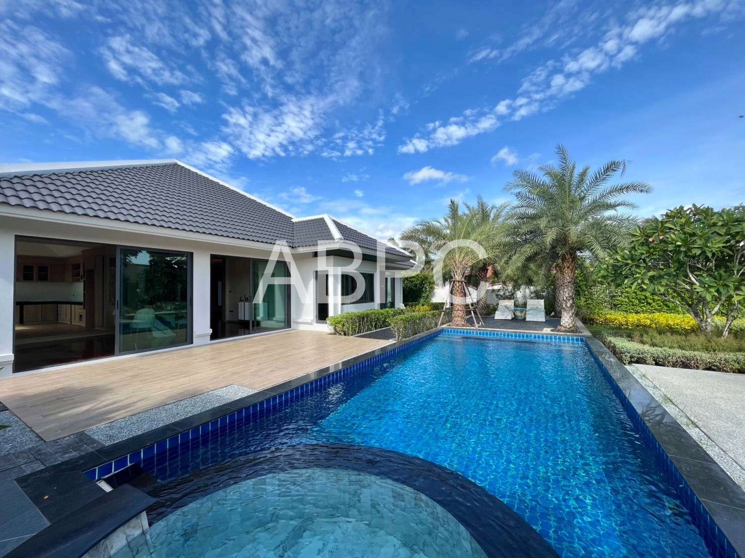 Brandnew Private Pool Villa for Sale