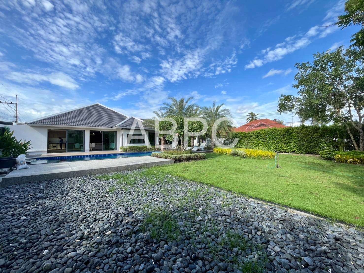 Brandnew Private Pool Villa for Sale photo 3