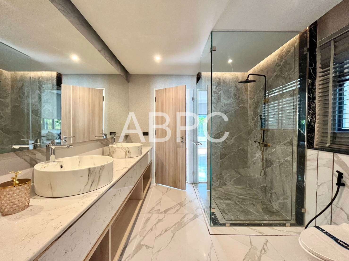 Brandnew Private Pool Villa for Sale photo 11