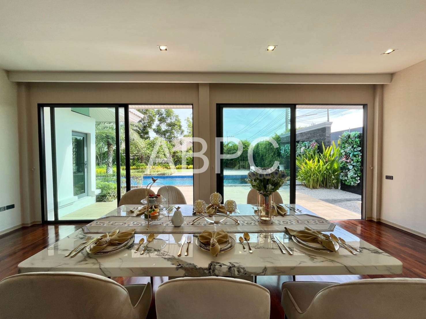 Brandnew Private Pool Villa for Sale photo 7