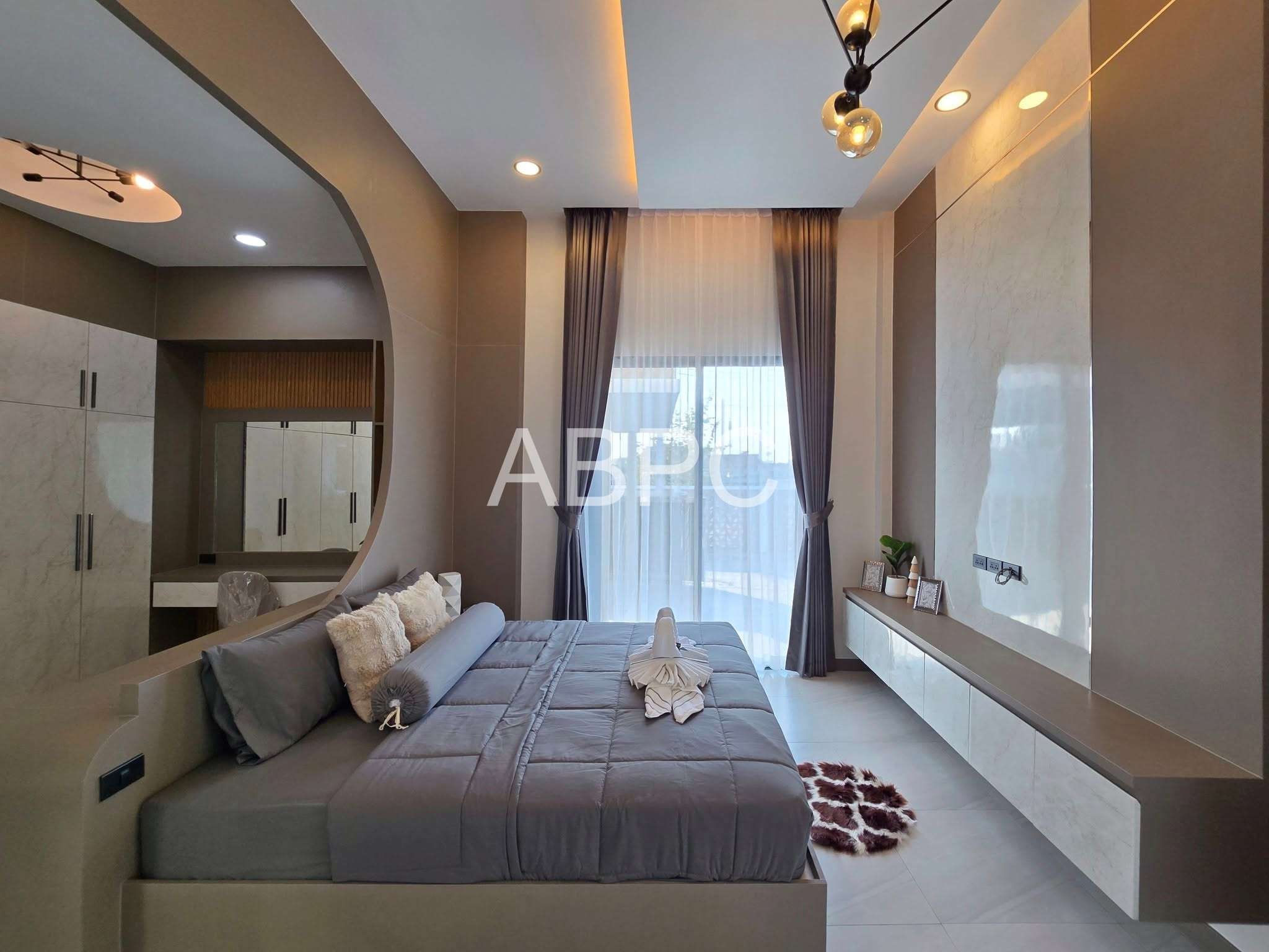 Spacious Private Pool Villa for Sale photo 11