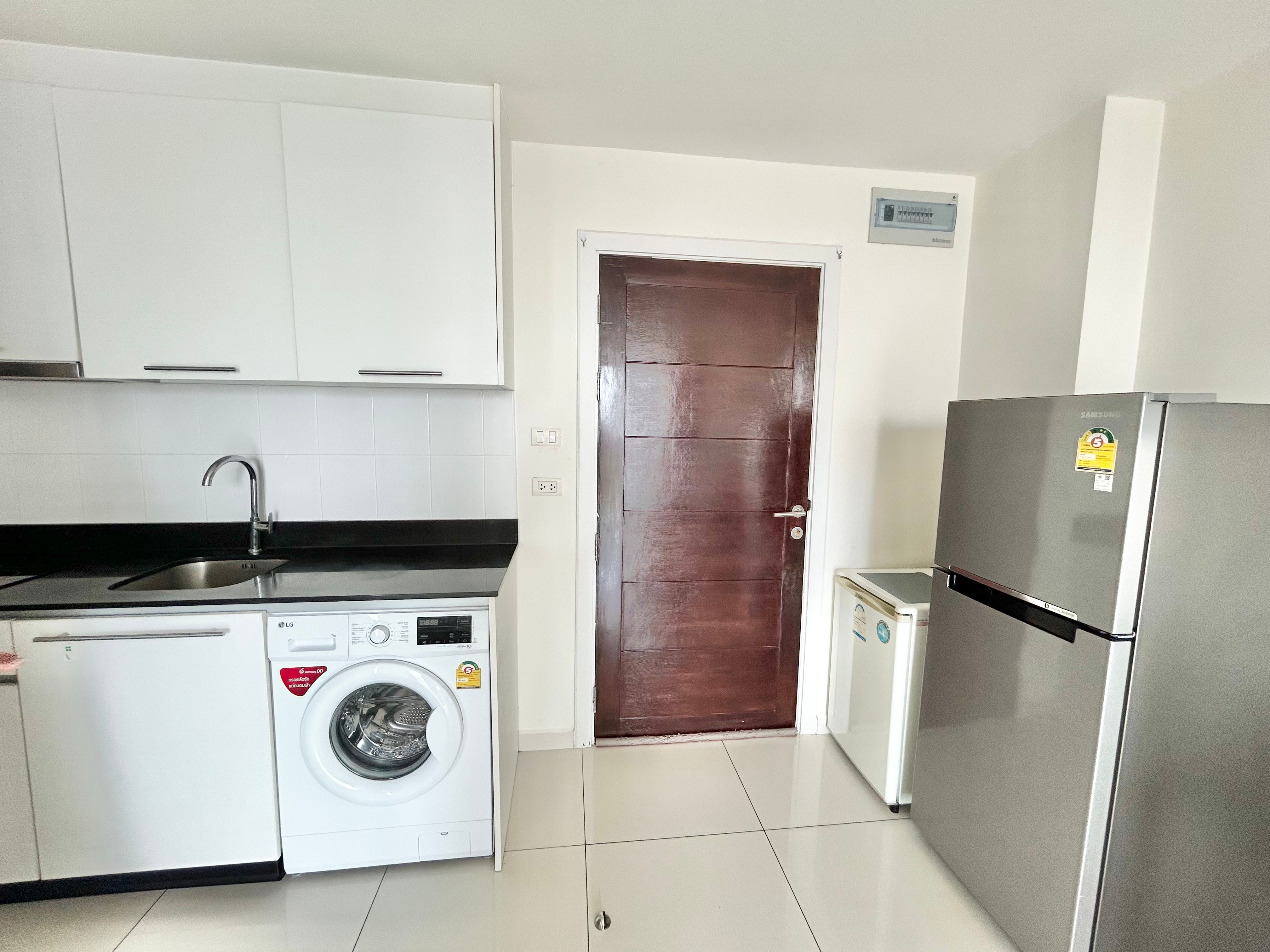 1 Bedroom Condo For Rent In Prahtamnak photo 13