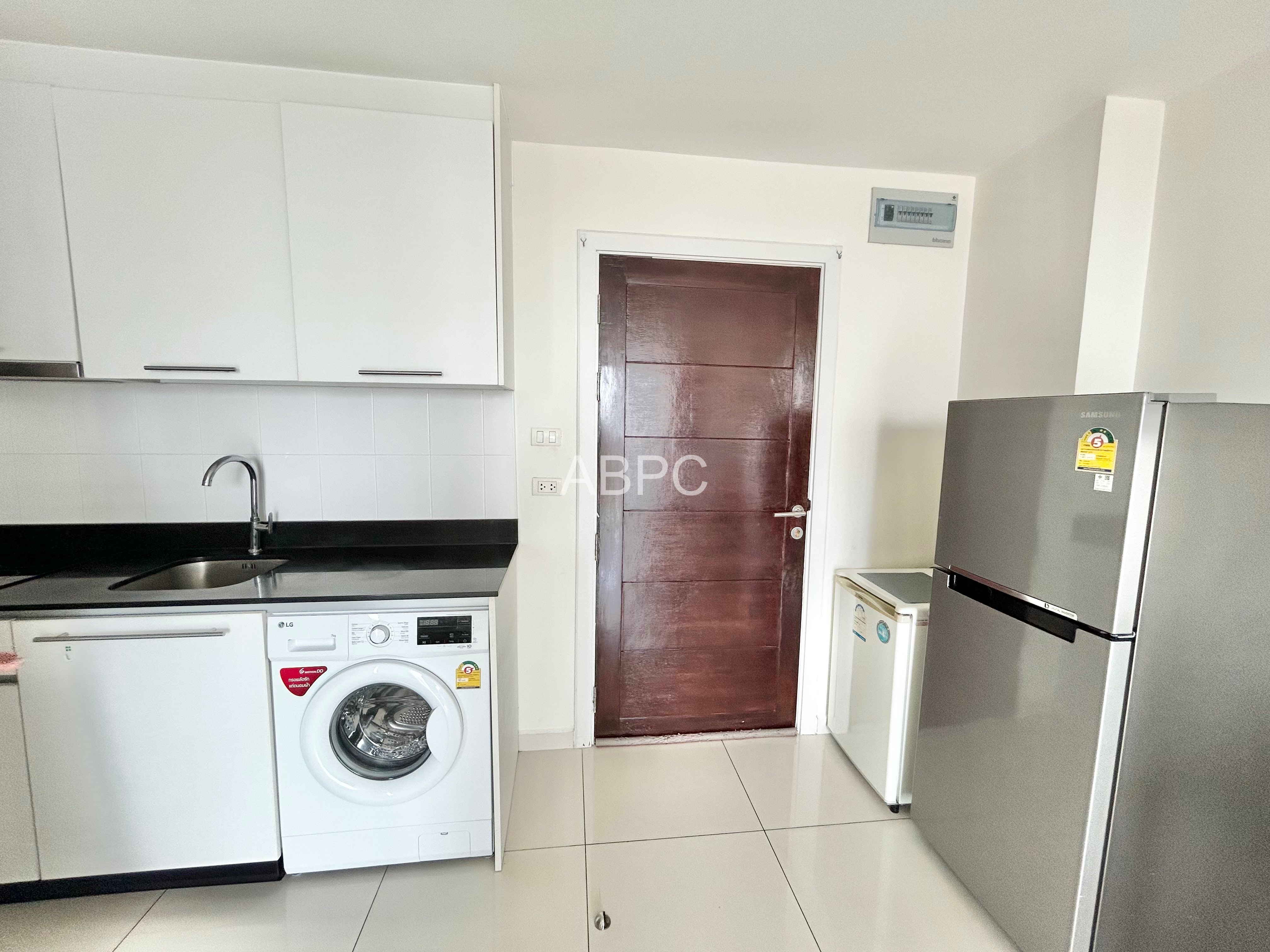 1 Bedroom Condo For Rent In Prahtamnak photo 6