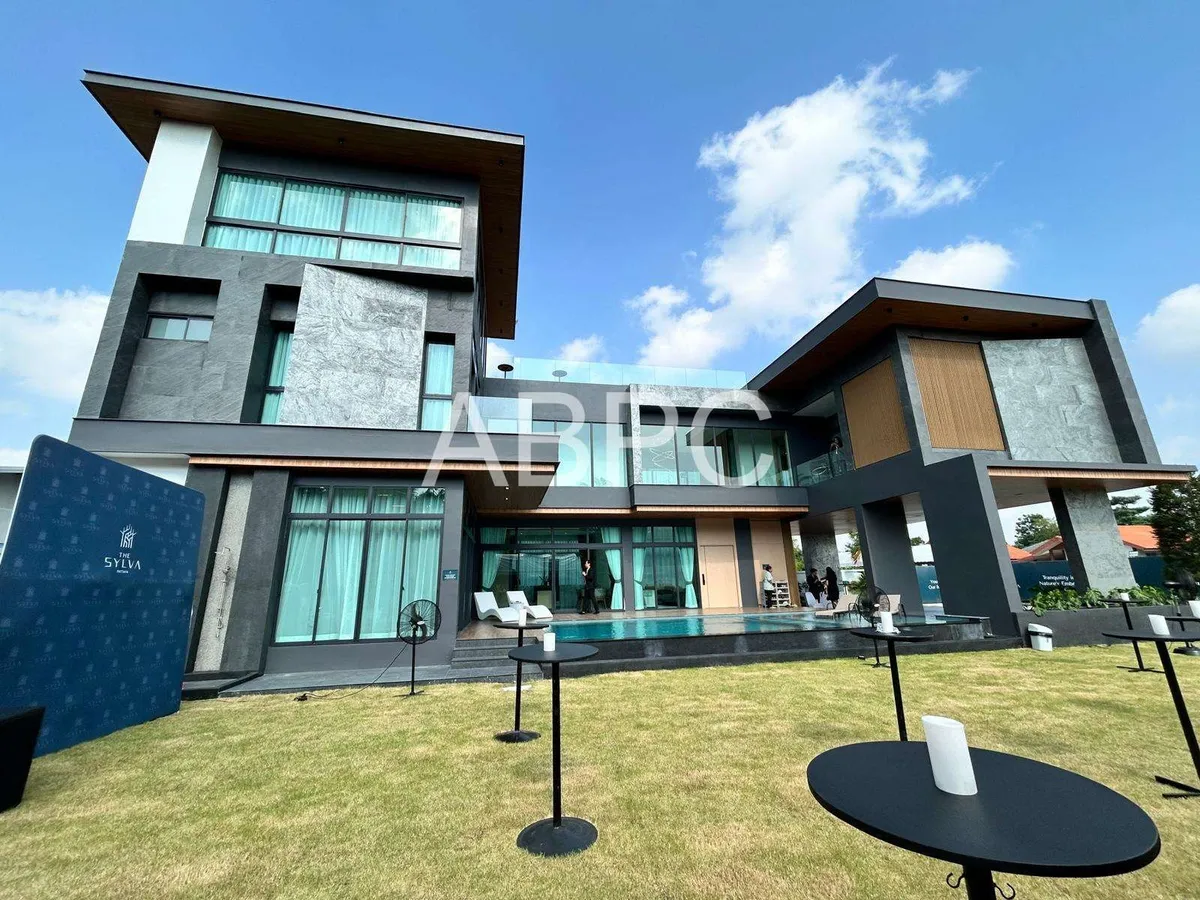Stunning Brand-new Private Pool Villa for Sale