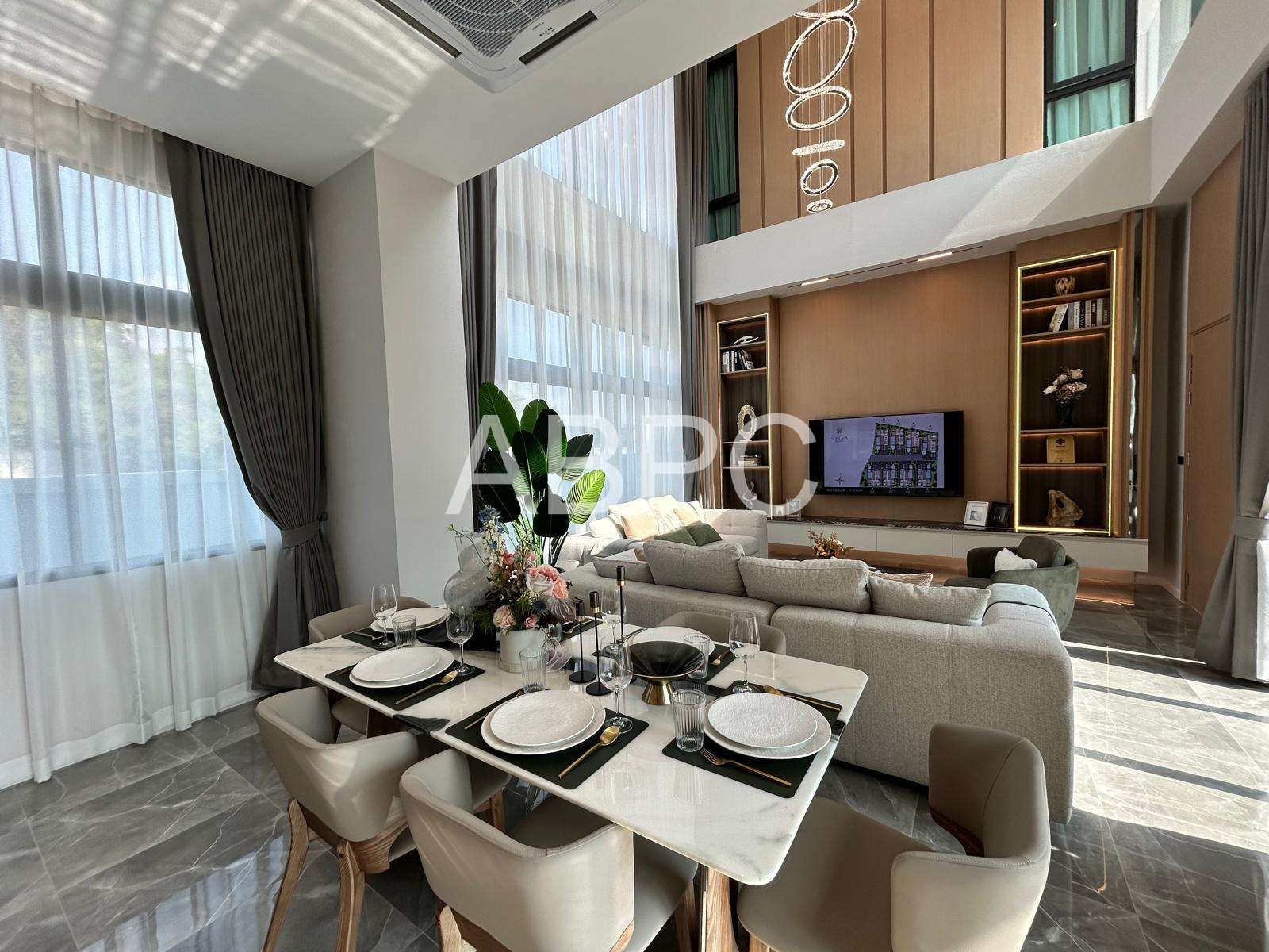 Stunning Brand-new Private Pool Villa for Sale photo 3