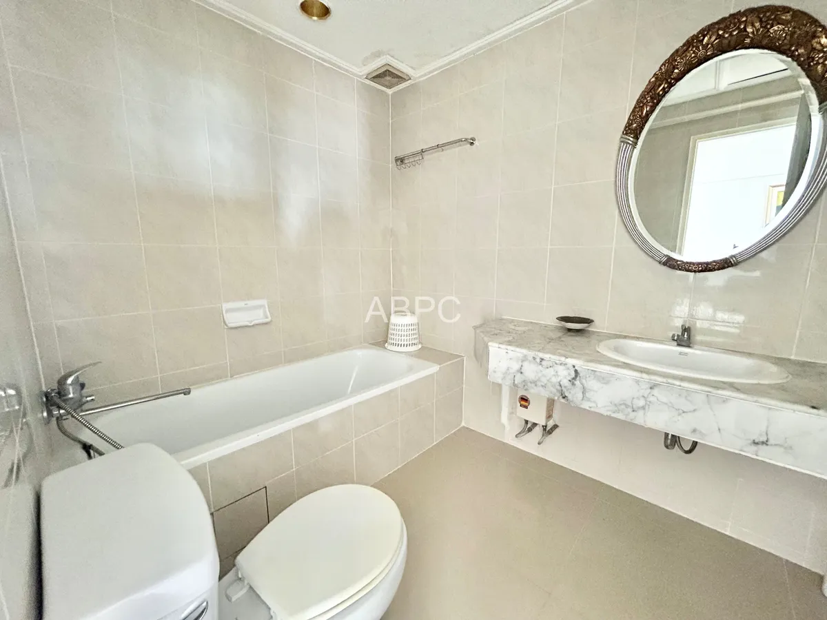Ocean View 2 Bedroom Condo For Sale in Najomtien photo 5