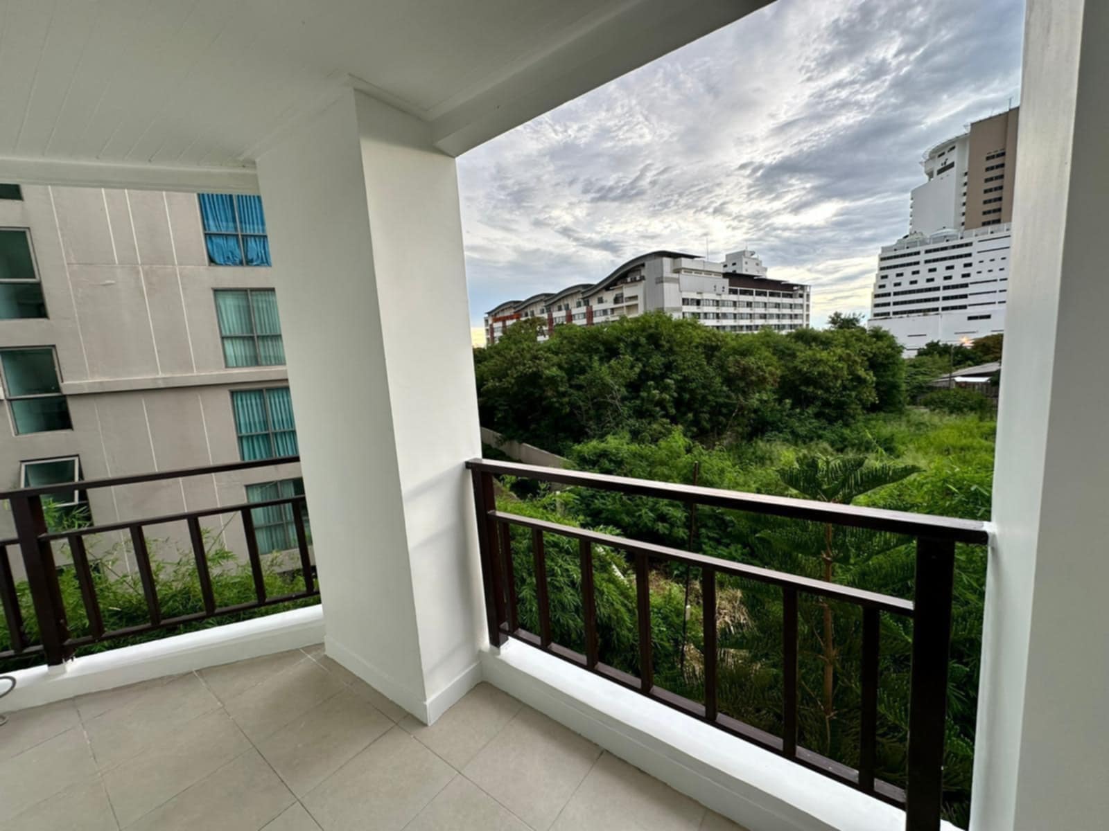 Very Cheap Nature View Studio Condo In Pratumnak photo 16
