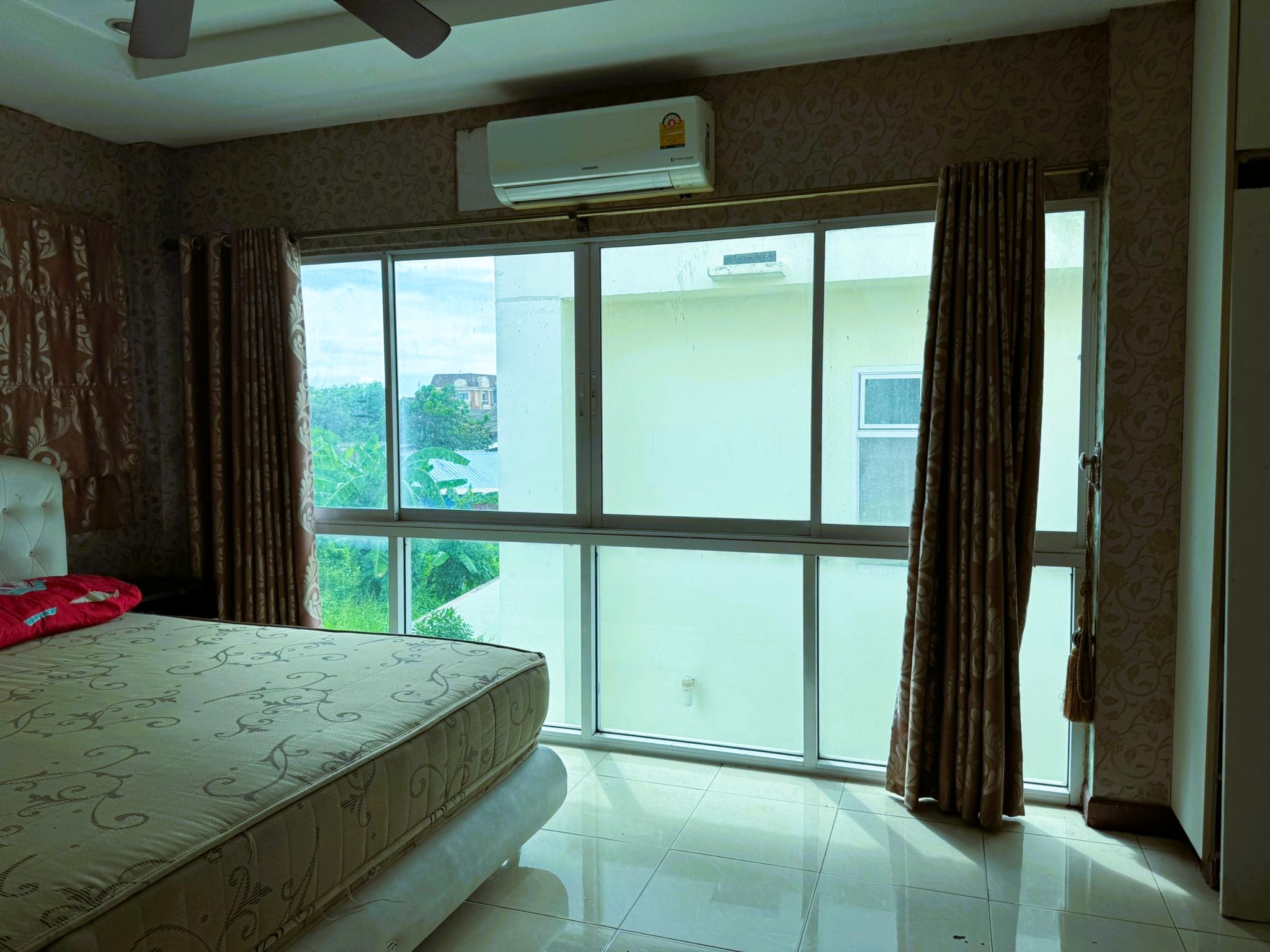 3 Bed 3 Bath Townhouse In East Pattaya photo 21