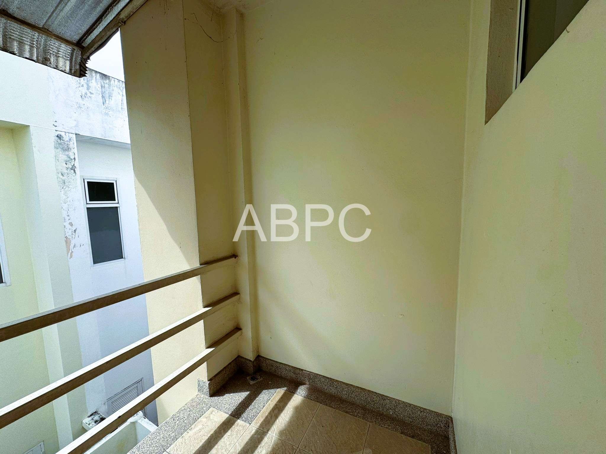 3 Bed 3 Bath Townhouse In East Pattaya photo 10