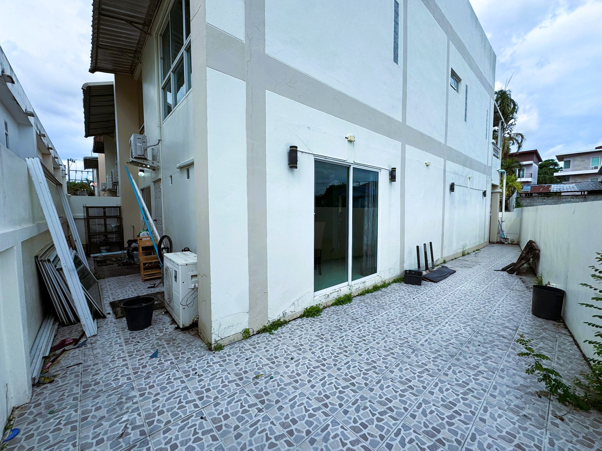 3 Bed 3 Bath Townhouse In East Pattaya photo 29