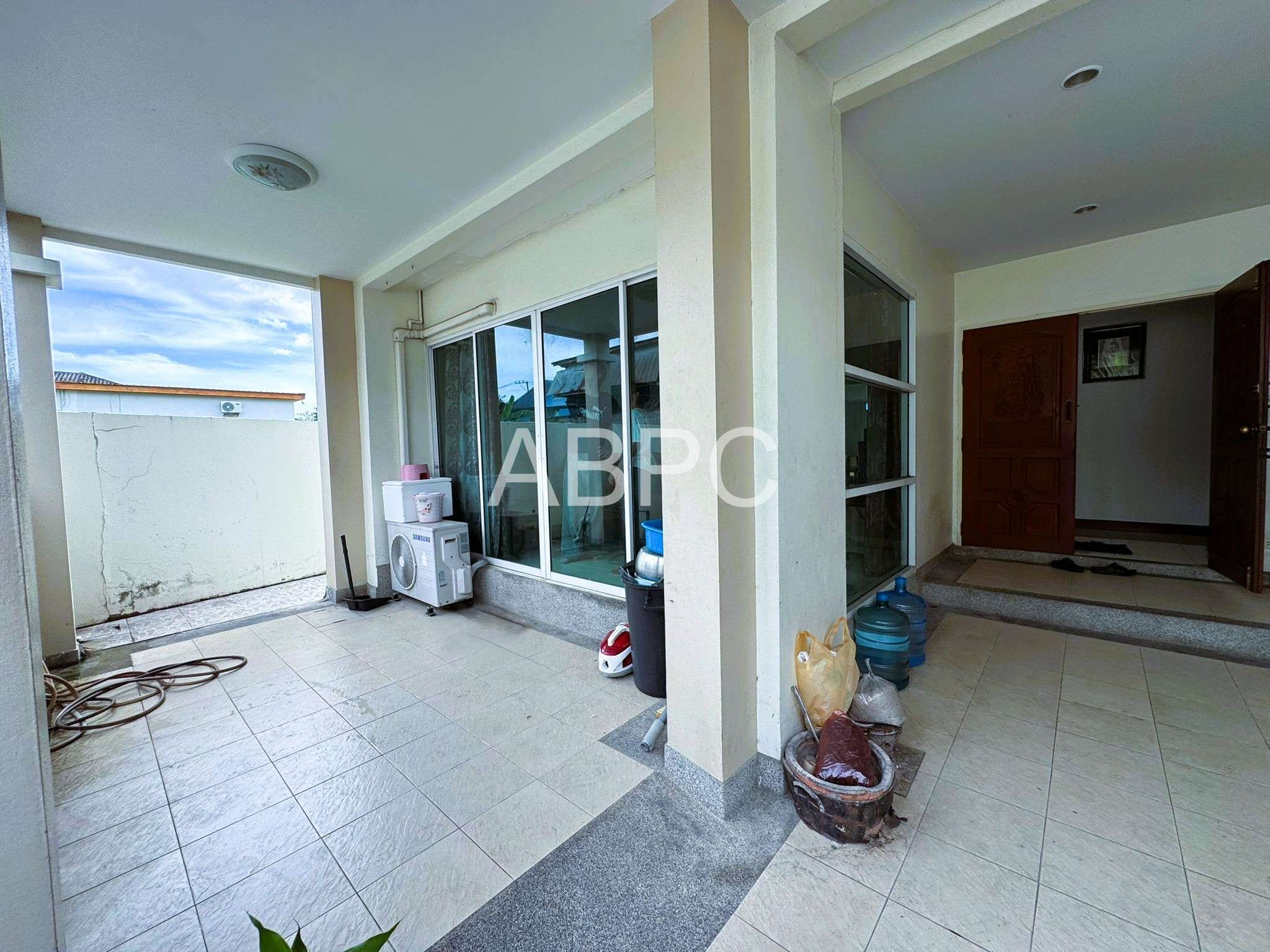 3 Bed 3 Bath Townhouse In East Pattaya photo 5