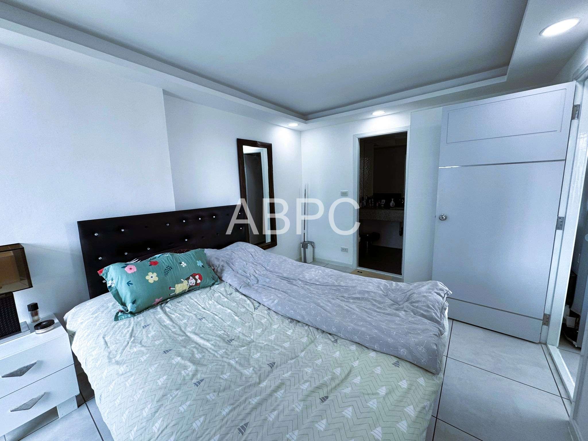 Large Ocean View 1 Bed 1 Bath Condo In Pratumnak photo 16