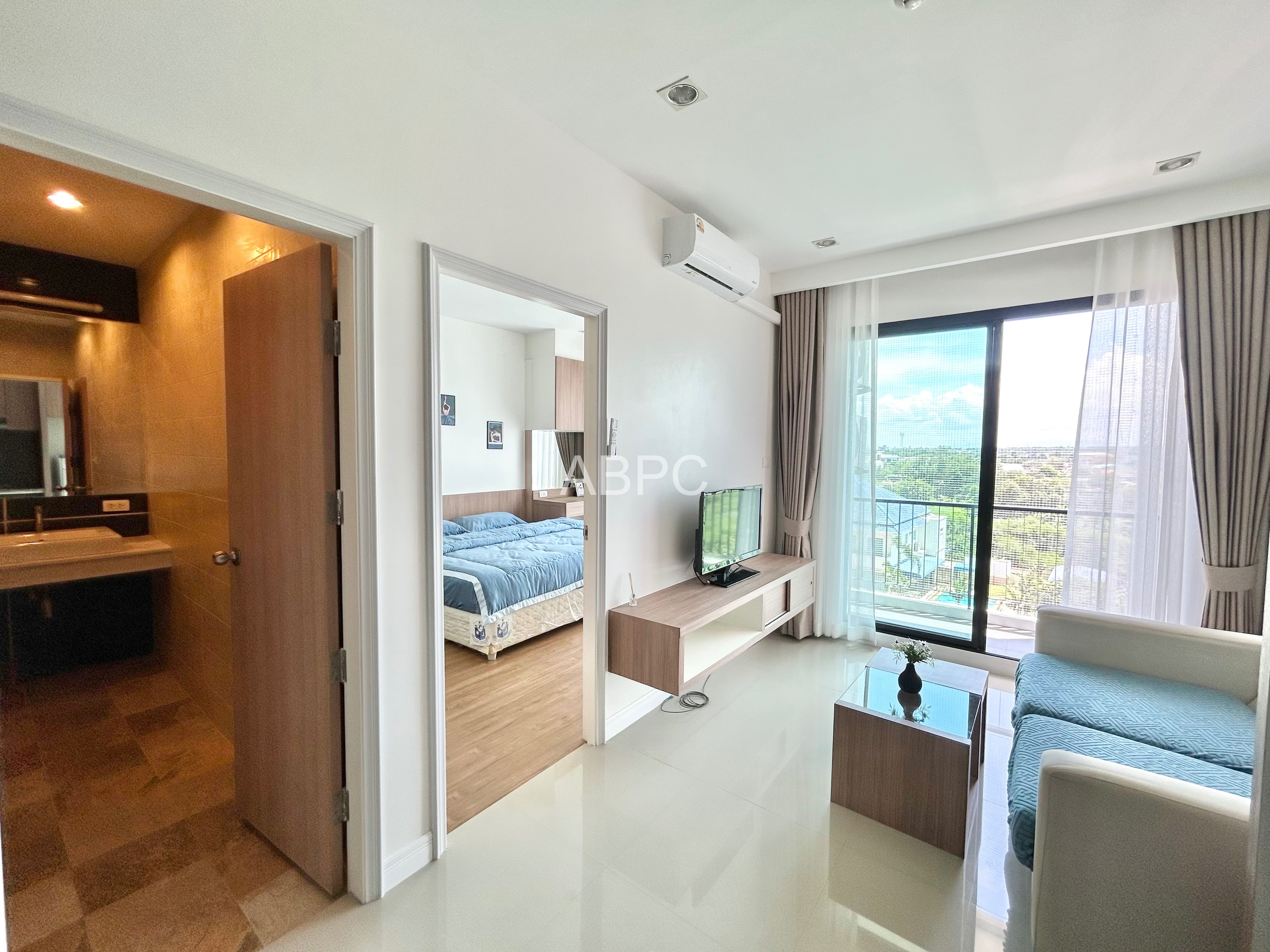 1 Bedroom Condo For Sale In East Pattaya photo 9