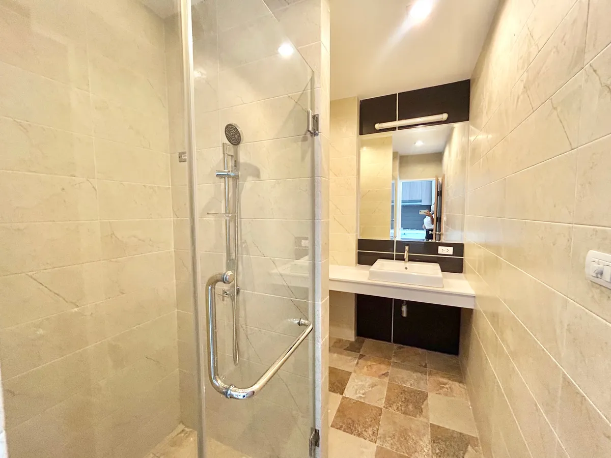 1 Bedroom Condo For Sale In East Pattaya photo 18